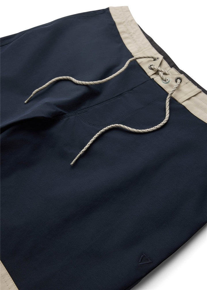 Vissla Carpark 16.5" Boardshort in Midnight, view 5