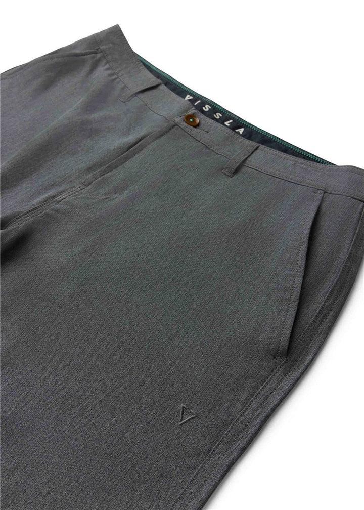 Vissla Canyons 25 Hybrid 18.5" Walkshort in Phantom, view 4